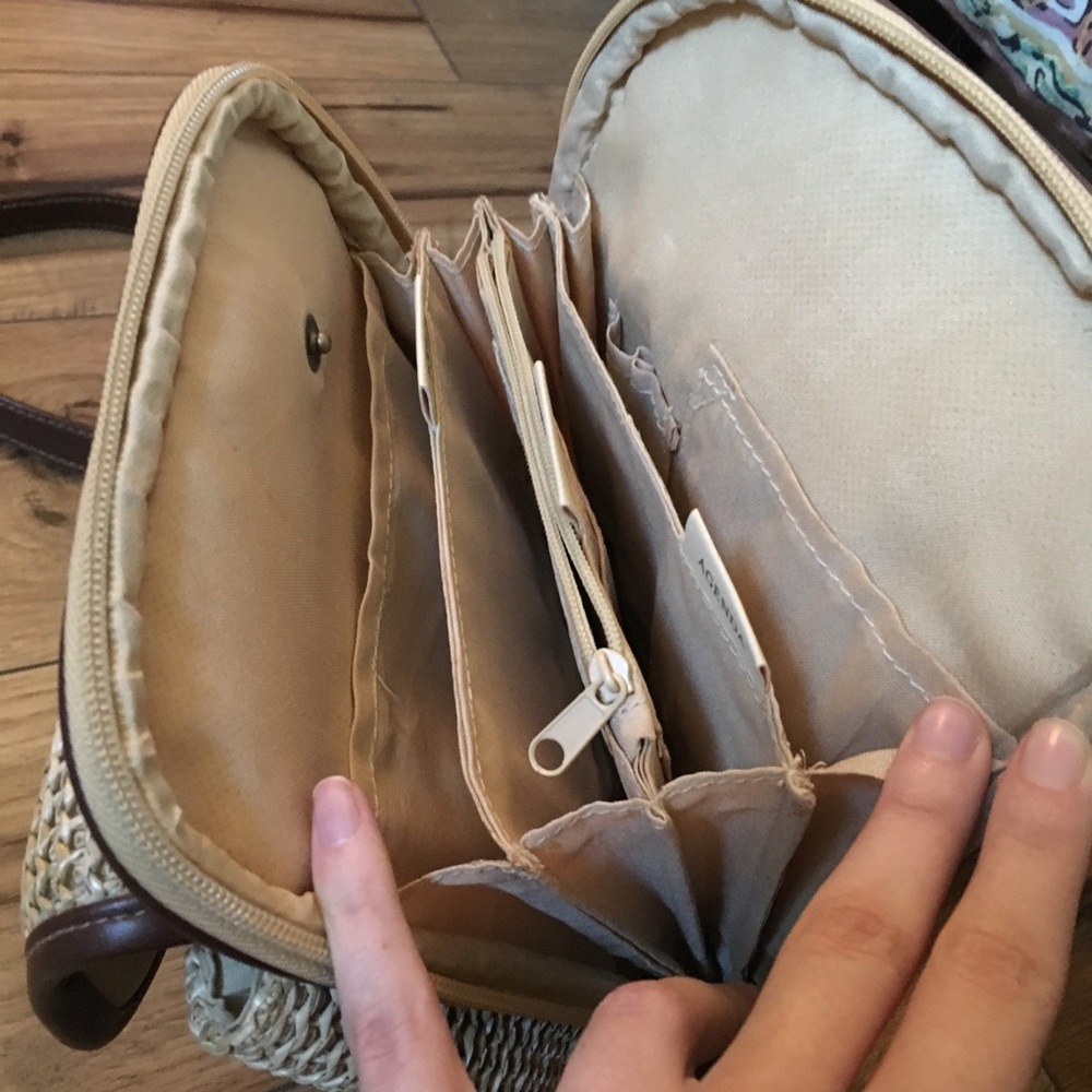 ❗️SOLD❗️ Vintage 90s/Y2K Straw Crossbody Purse - Picture 8 of 8